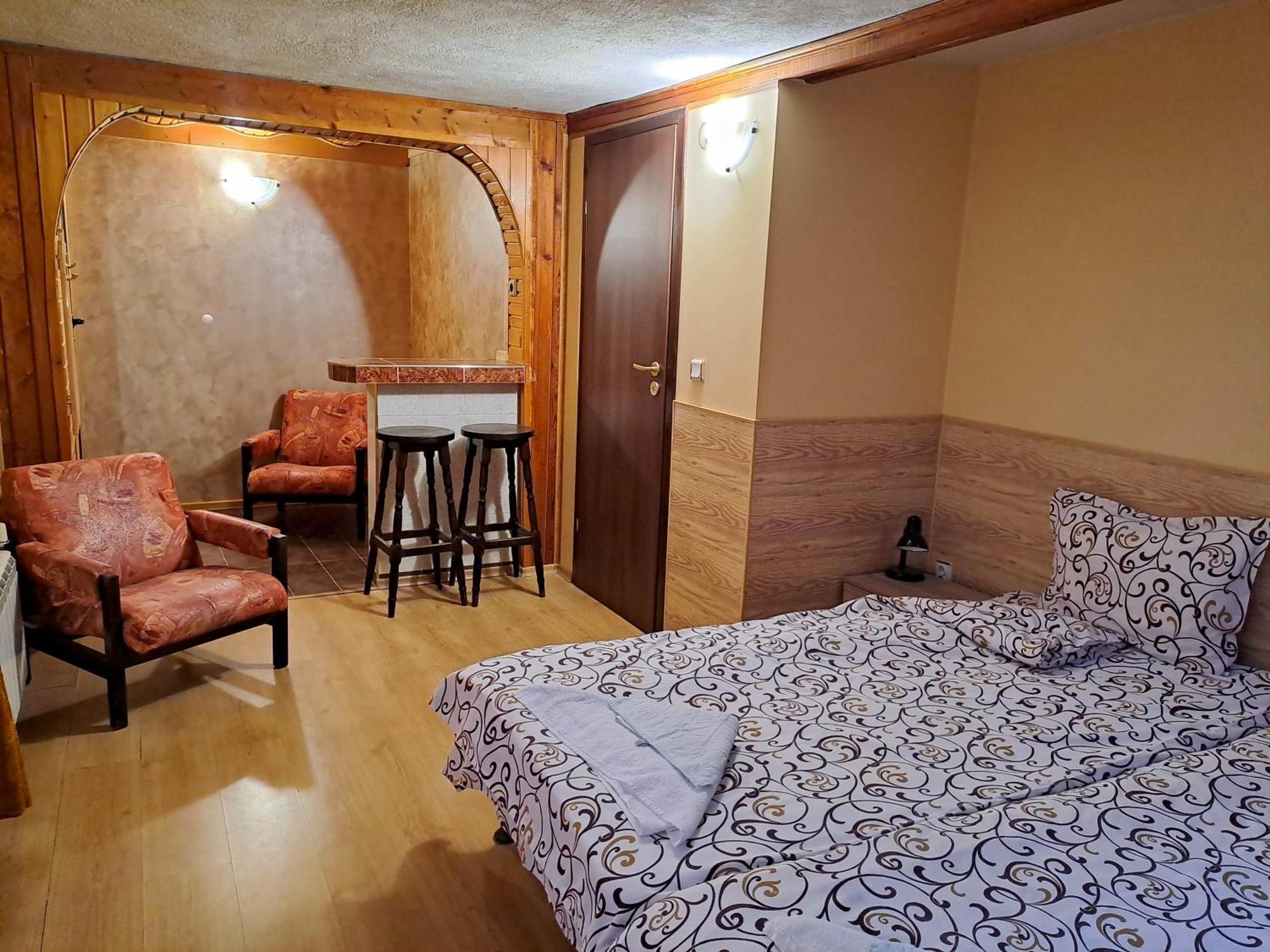 Kovacha Guest House Raduil エクステリア 写真