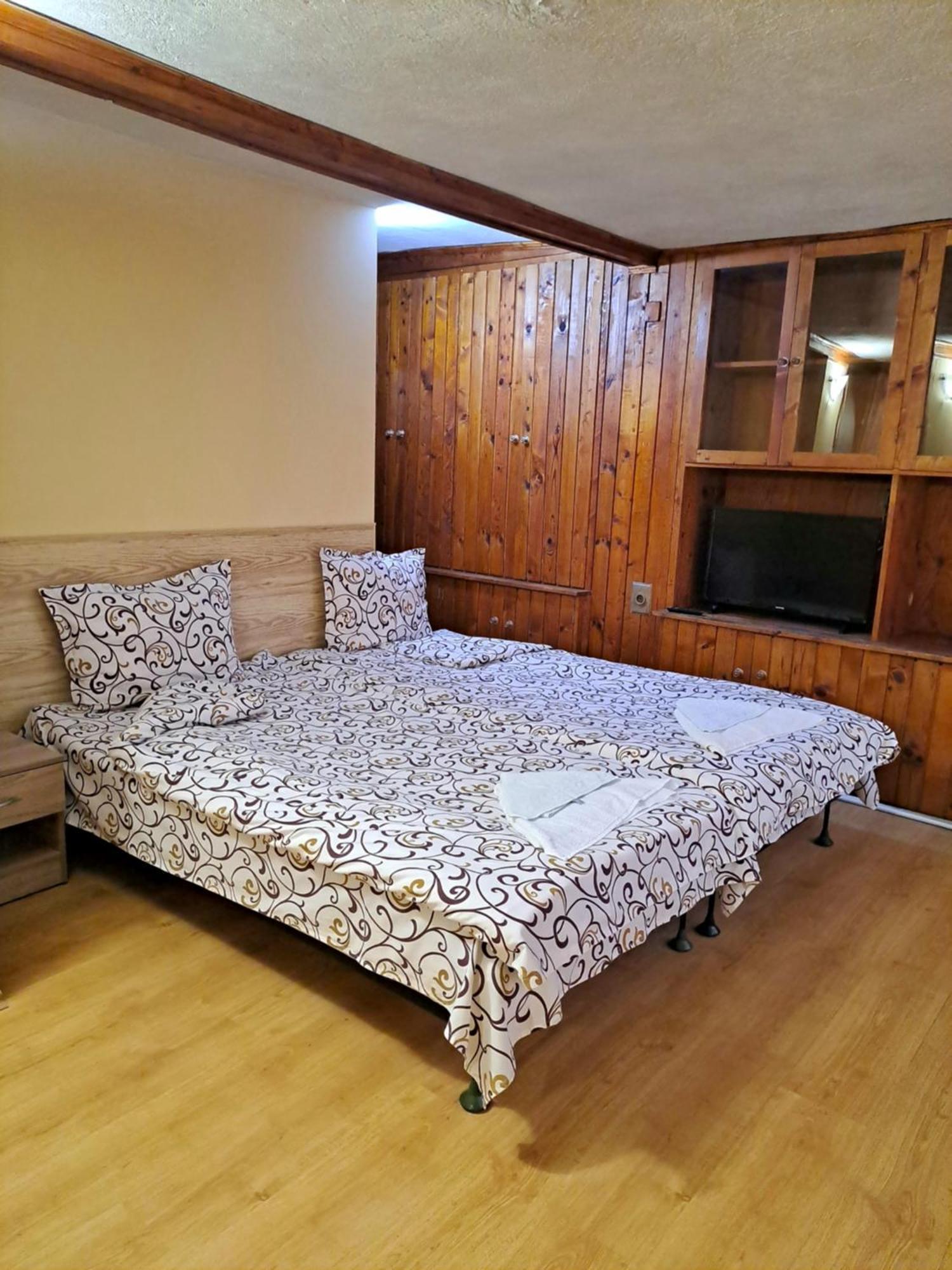 Kovacha Guest House Raduil エクステリア 写真