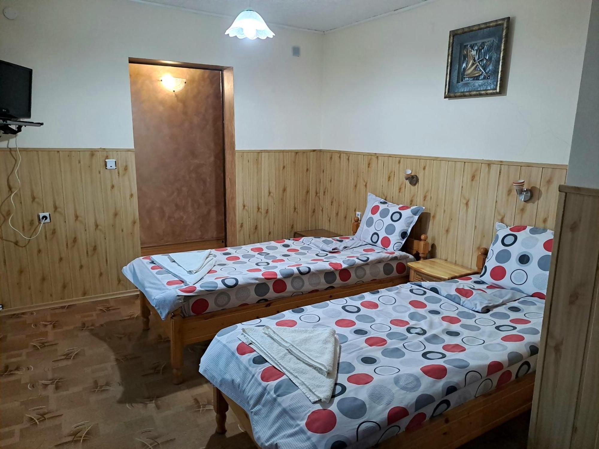 Kovacha Guest House Raduil エクステリア 写真