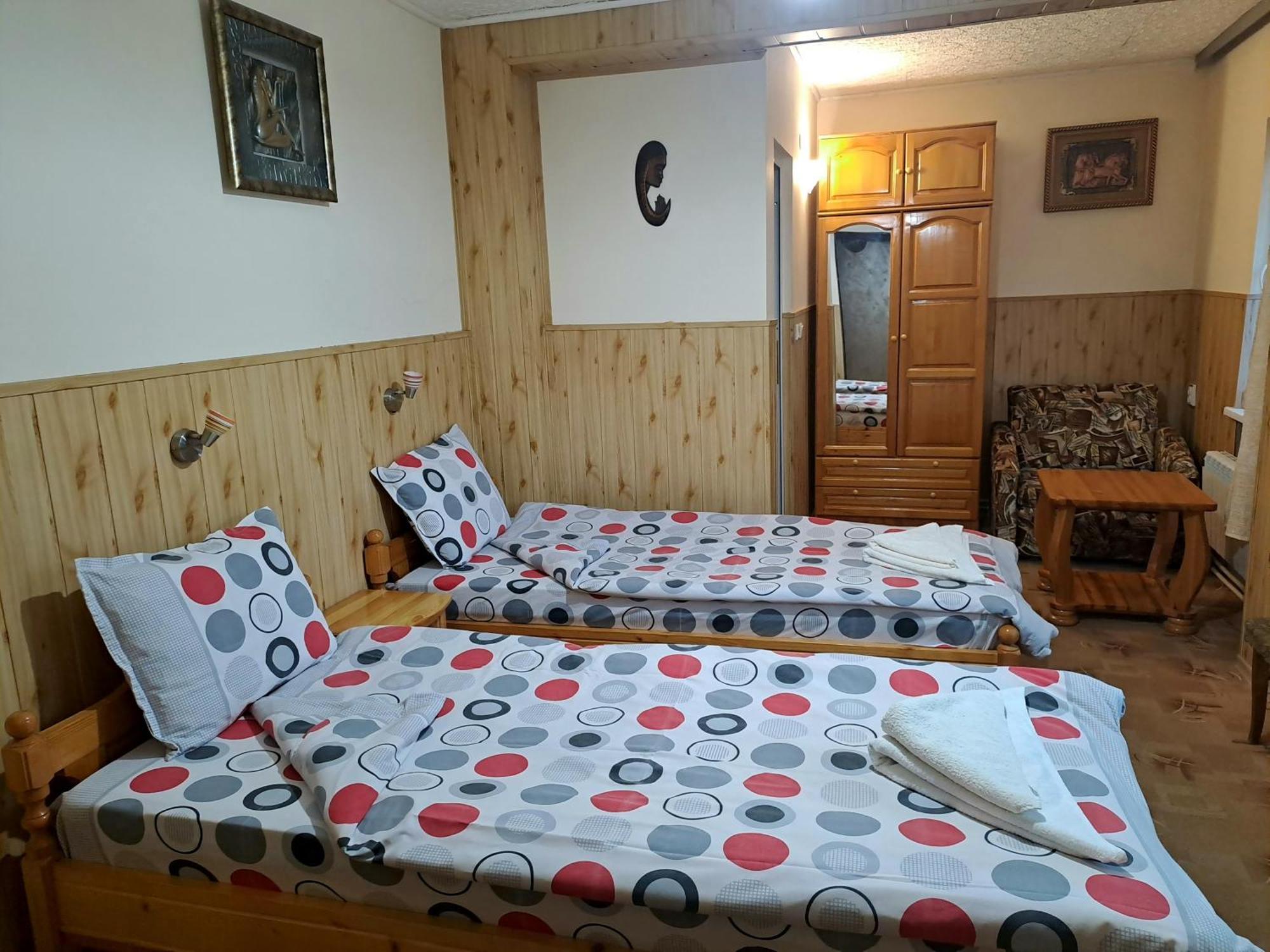 Kovacha Guest House Raduil エクステリア 写真